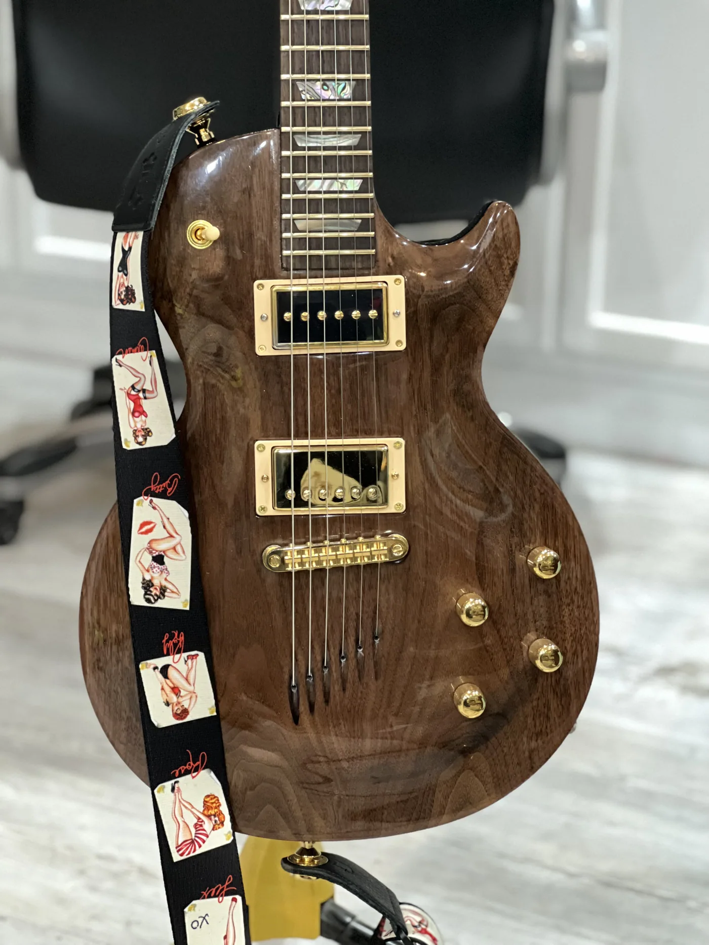 Les Paul-Style Guitar